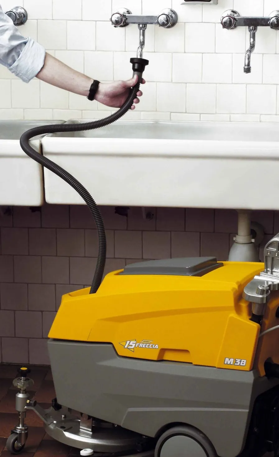 Уборочная машина Ghibli FR 15 M 38 BC в Москве и Московской области от магазина Ammina