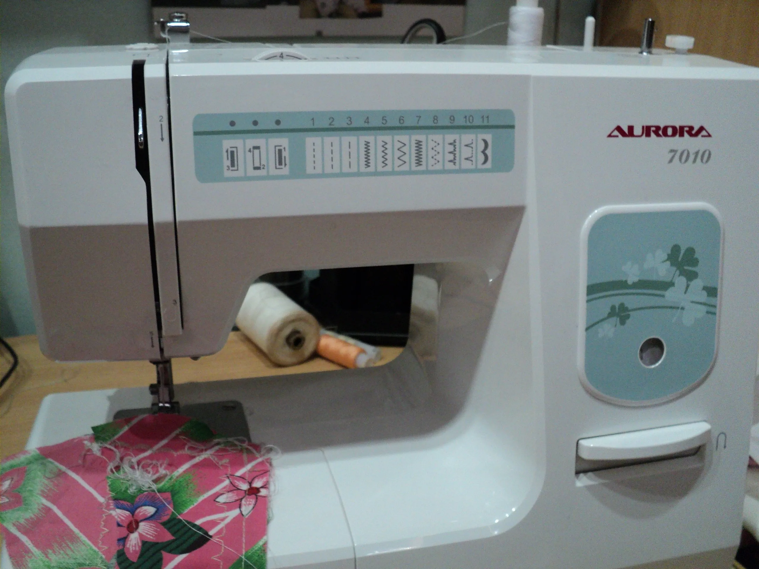 Швейная машина, оверлок Aurora 7010 в Москве и Московской области от магазина Ammina